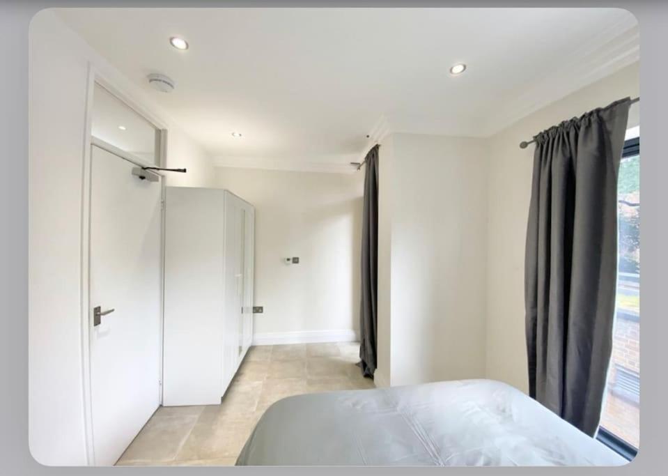 Luxury 4-Bed Apartment With Balcony & Garden, Near Emirates Stadium, 15 Mins To Central London Eksteriør bilde