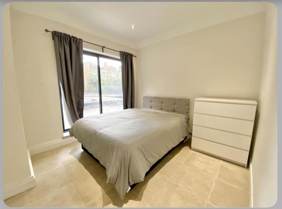 Luxury 4-Bed Apartment With Balcony & Garden, Near Emirates Stadium, 15 Mins To Central London Eksteriør bilde