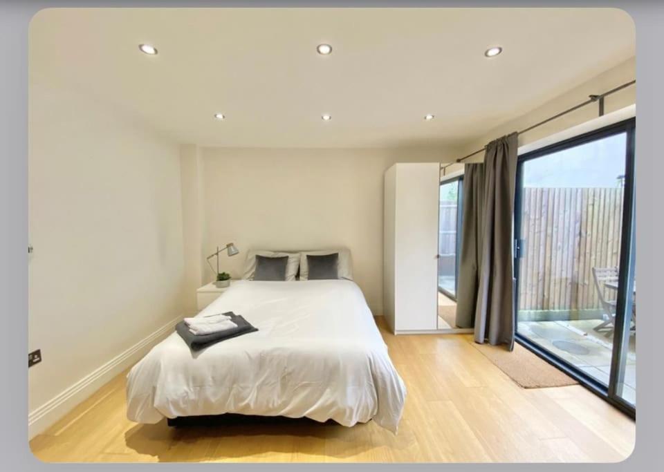 Luxury 4-Bed Apartment With Balcony & Garden, Near Emirates Stadium, 15 Mins To Central London Eksteriør bilde