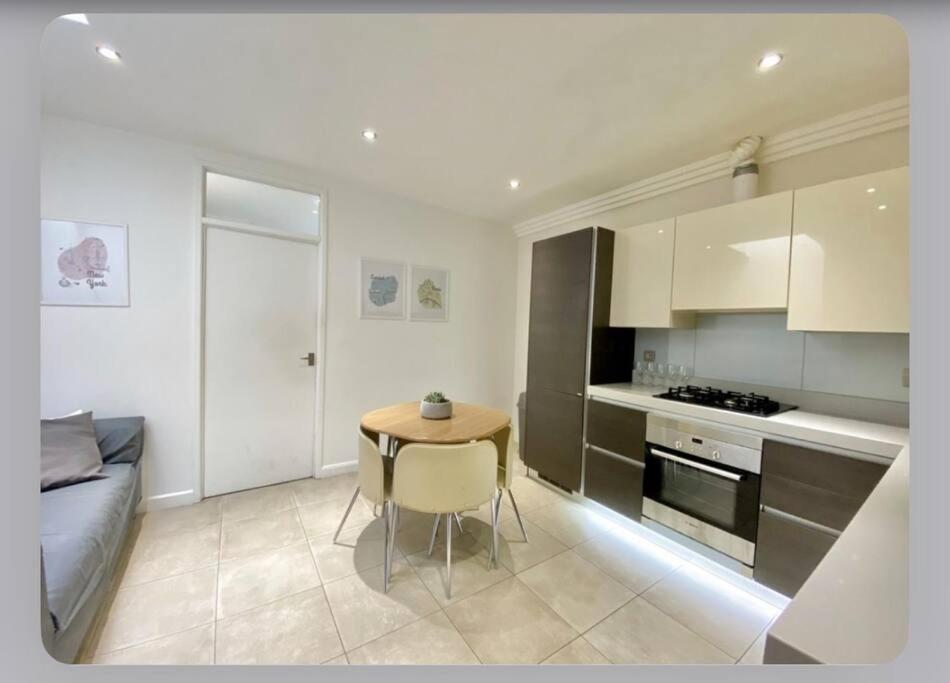 Luxury 4-Bed Apartment With Balcony & Garden, Near Emirates Stadium, 15 Mins To Central London Eksteriør bilde